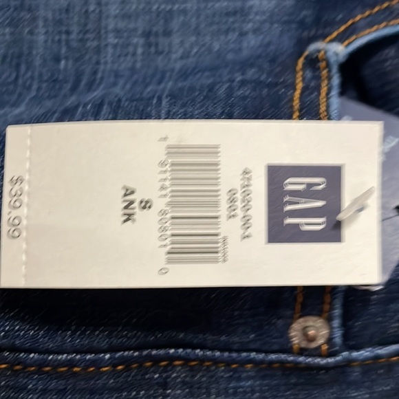 Gap jeans new with tags - curvy low rise flared size 8 Ankle 

STILL AVAILABLE!! - Picture 7 of 7